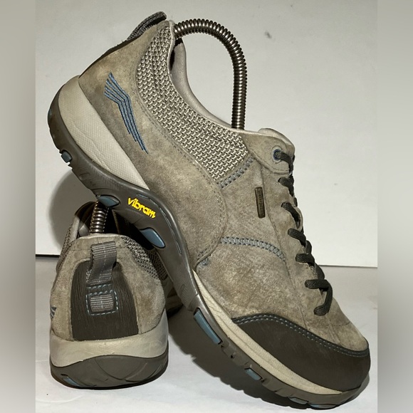 DANSKO PAISLEY SUEDE/LEATHER WATERPROOF VIBRAM HIKING SHOES WOMENS 9 (40) - Picture 1 of 12